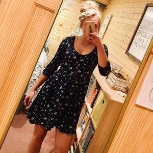 //HOLLISTER FLOWY DRESS//